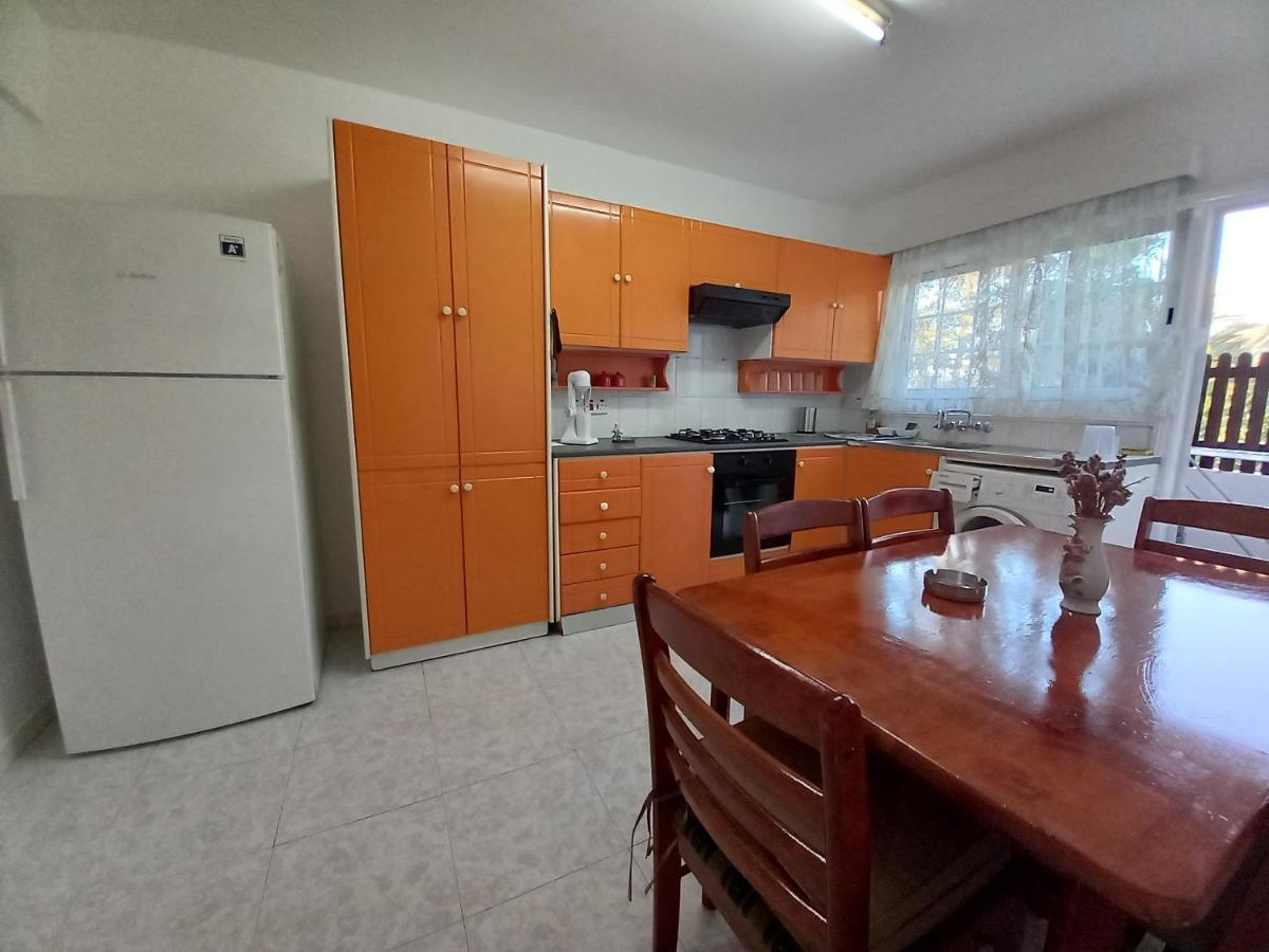 2 Bedroom Apartment Near Finikoudes Larnaka Exterior foto